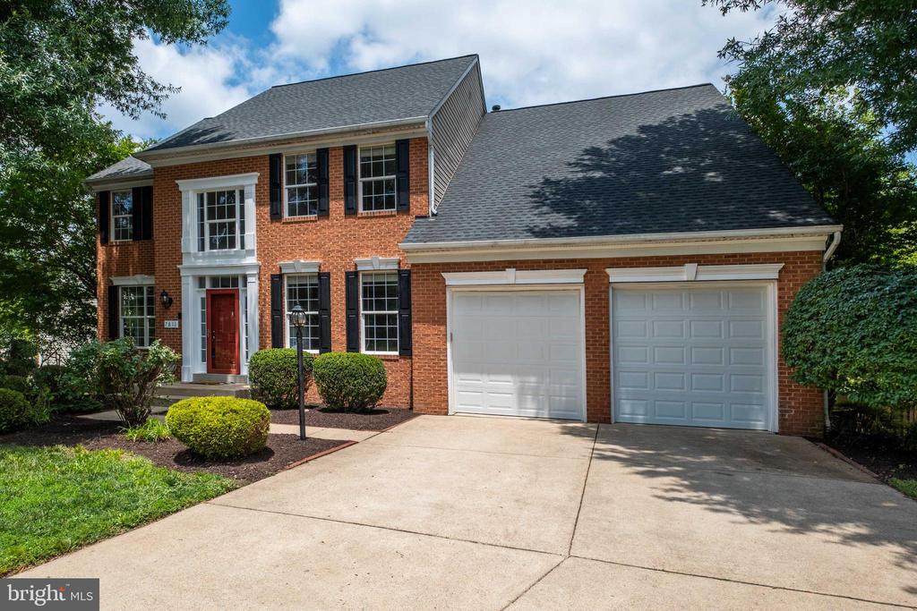 7811 THORNFIELD COURT