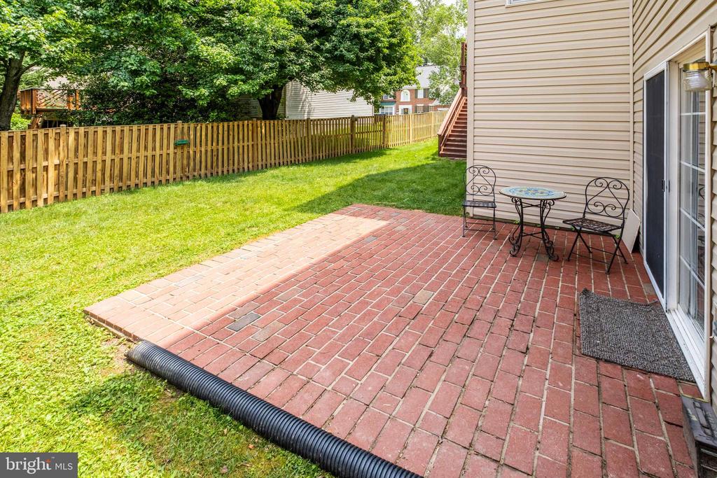 7811 THORNFIELD COURT