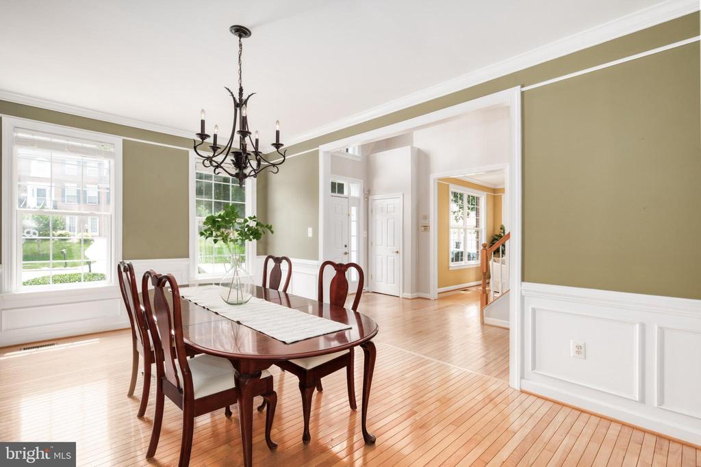 7811 THORNFIELD COURT