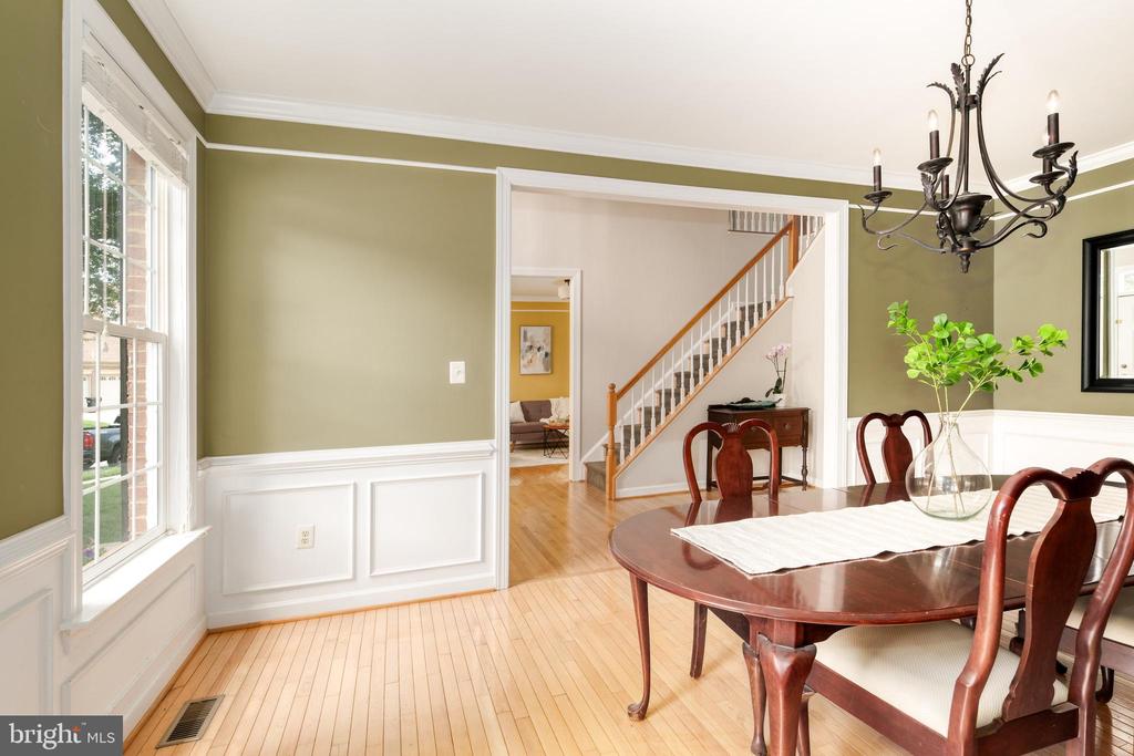 7811 THORNFIELD COURT