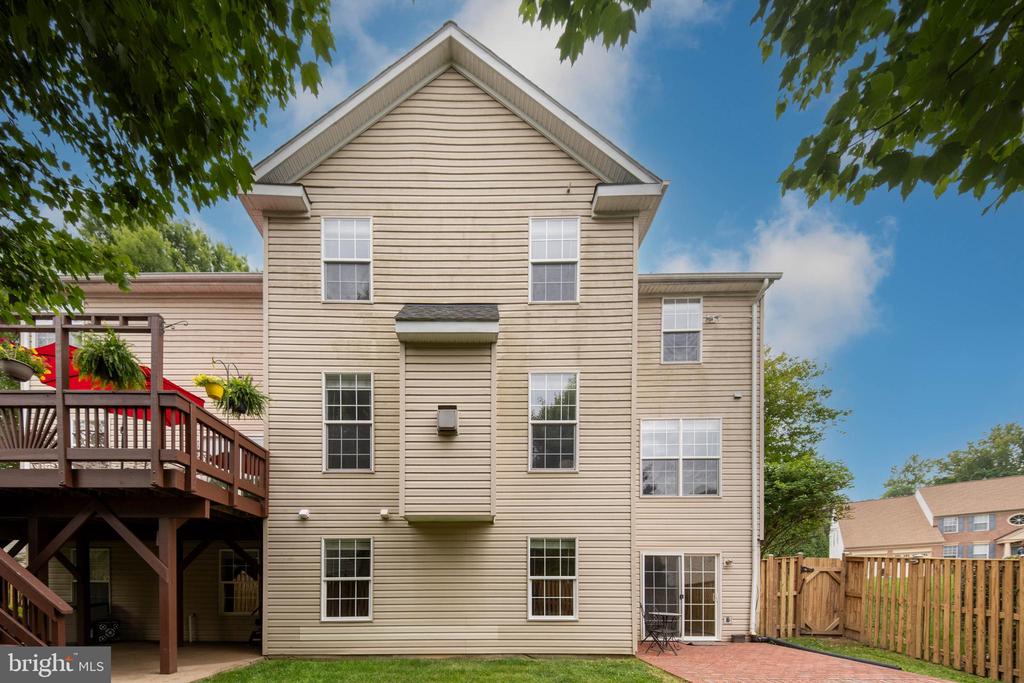 7811 THORNFIELD COURT