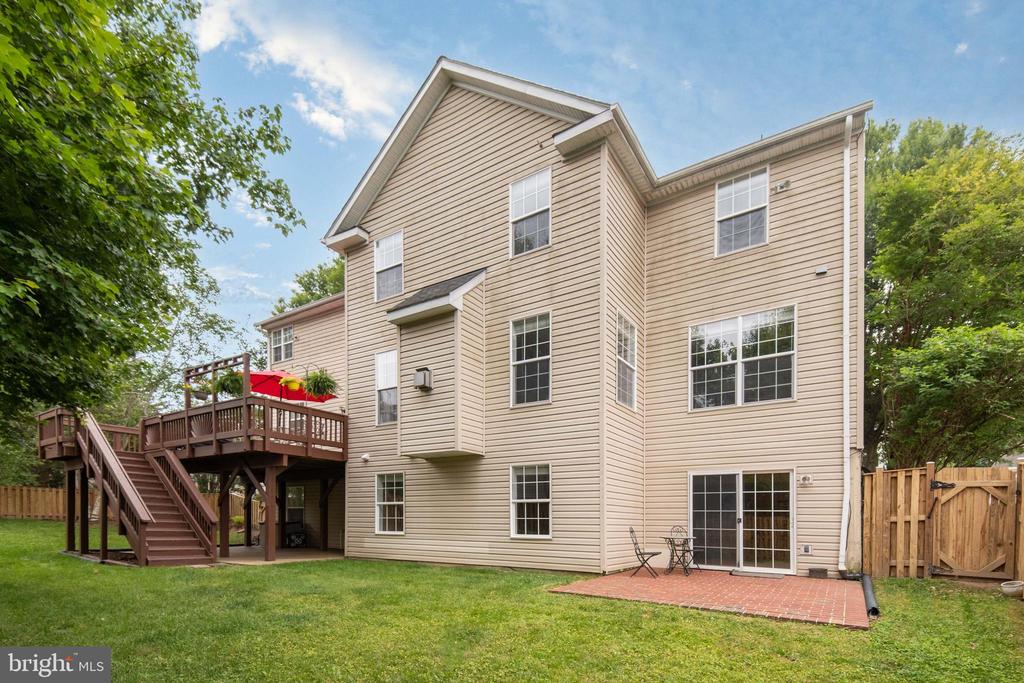 7811 THORNFIELD COURT