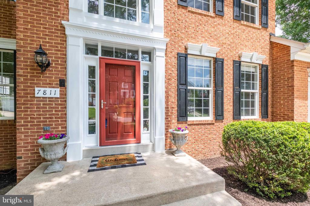 7811 THORNFIELD COURT
