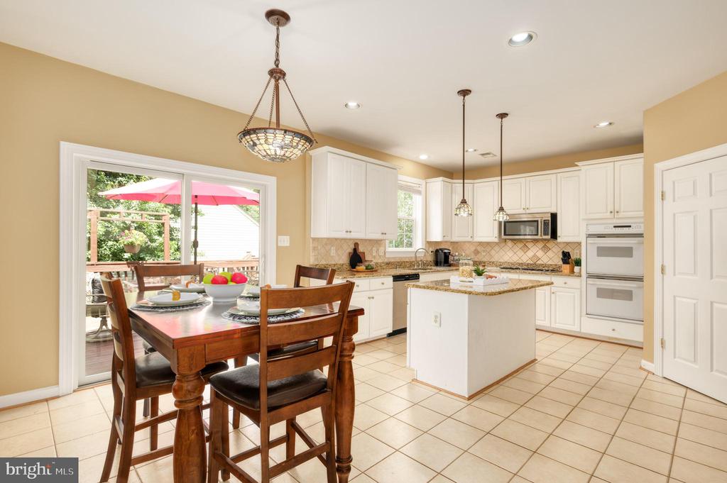7811 THORNFIELD COURT