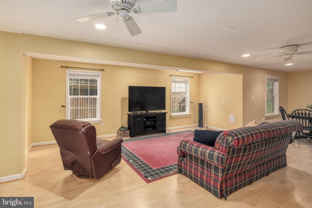 7811 THORNFIELD COURT