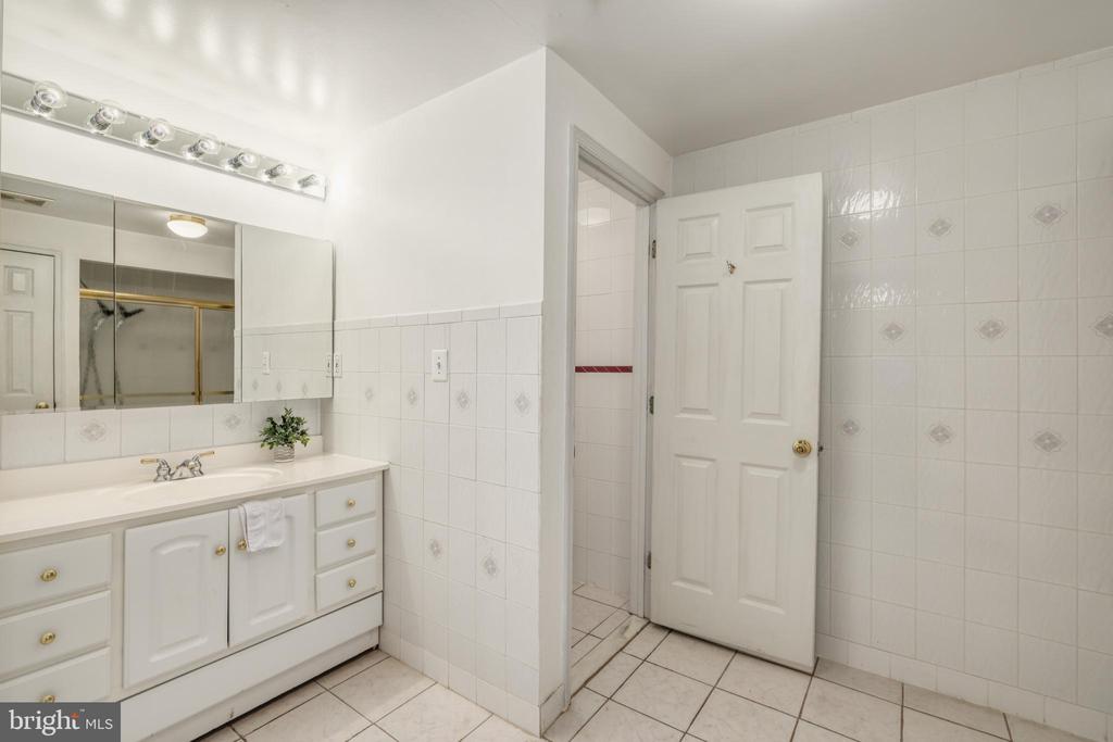 7811 THORNFIELD COURT
