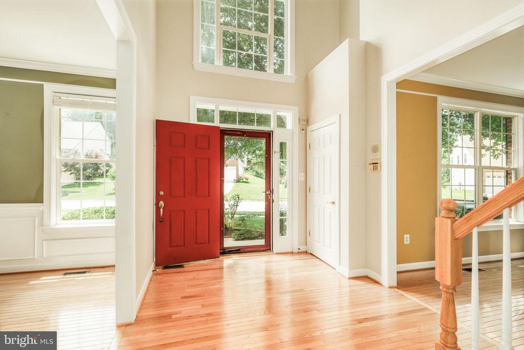 7811 THORNFIELD COURT