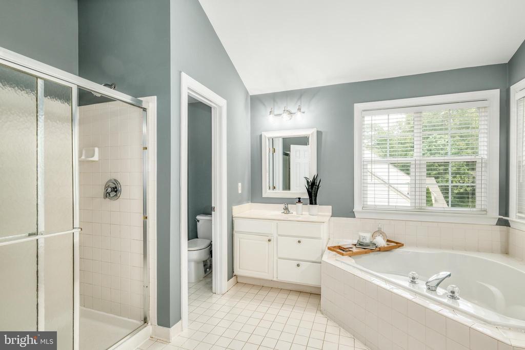 7811 THORNFIELD COURT