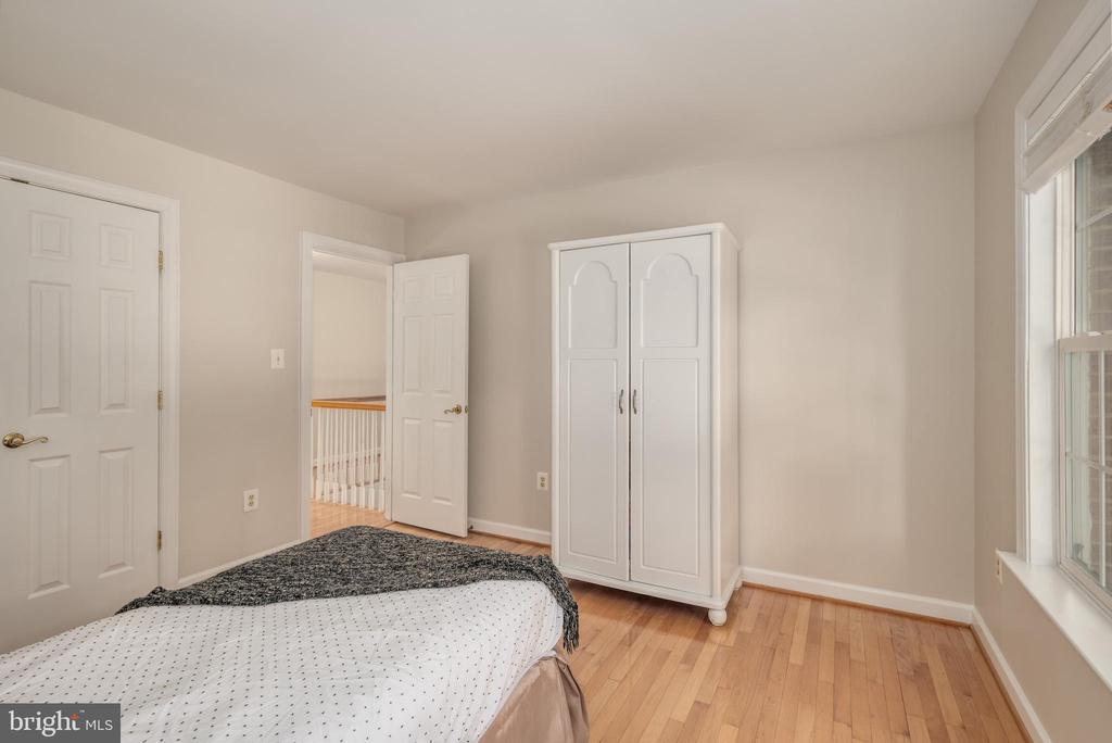 7811 THORNFIELD COURT
