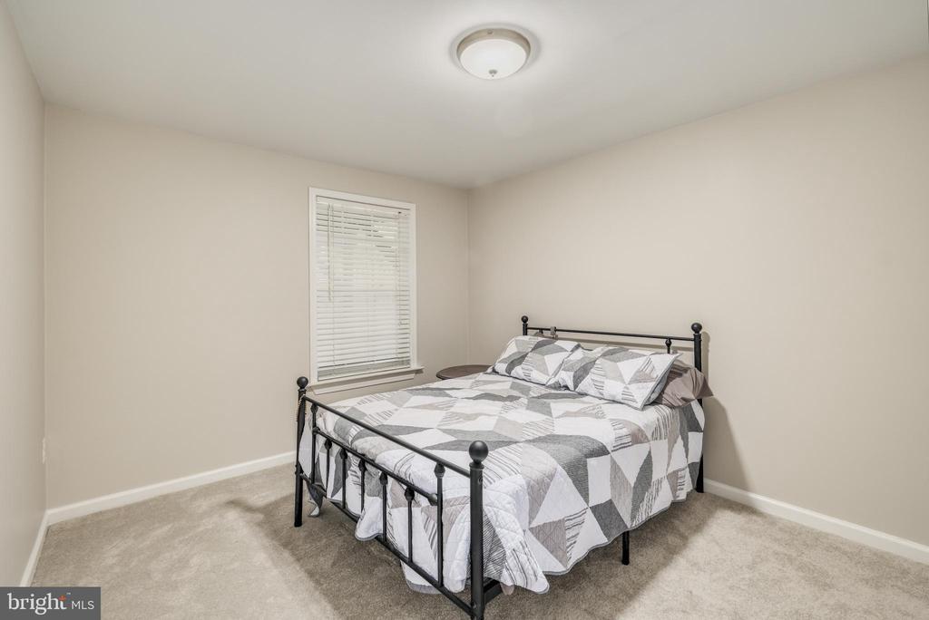 7811 THORNFIELD COURT