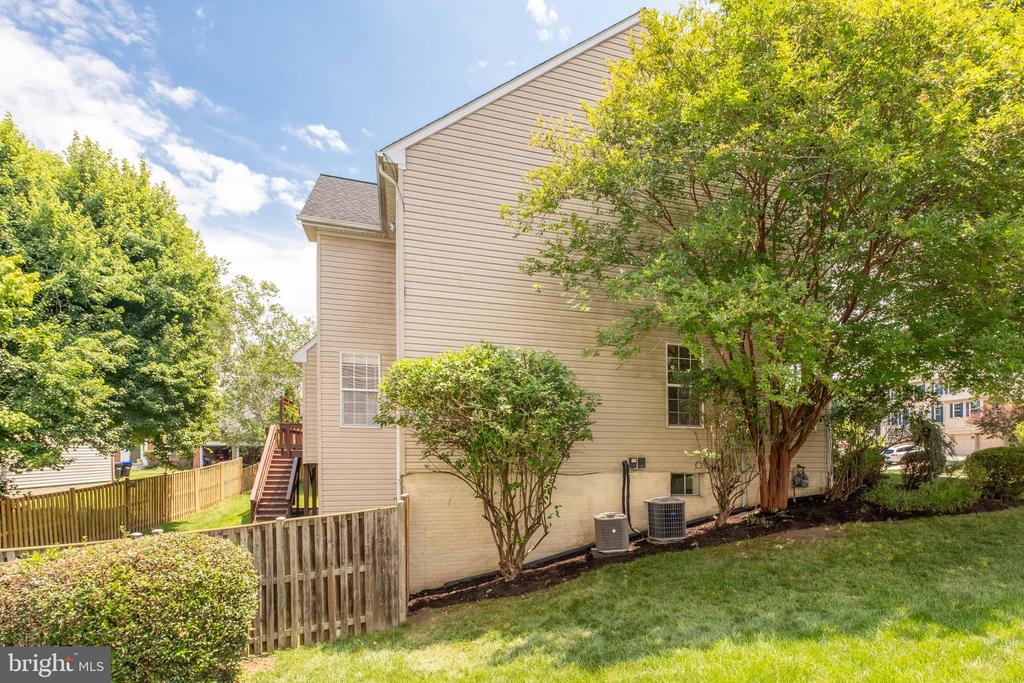 7811 THORNFIELD COURT