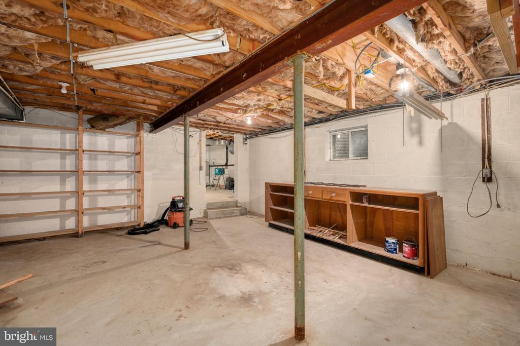 8107 VISTA POINT LANE