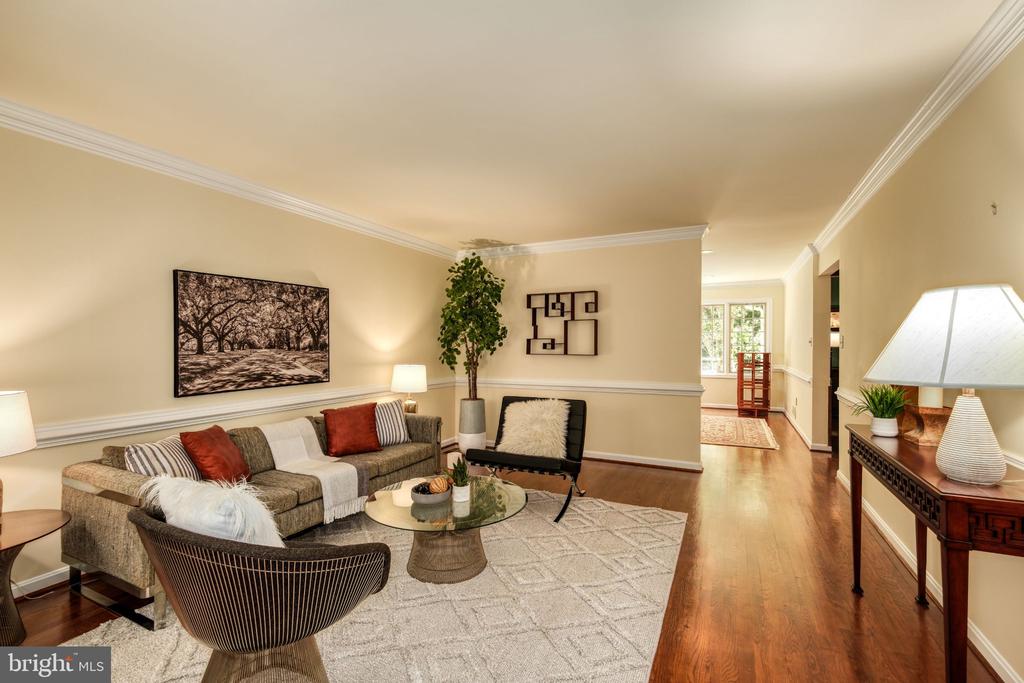 8107 VISTA POINT LANE