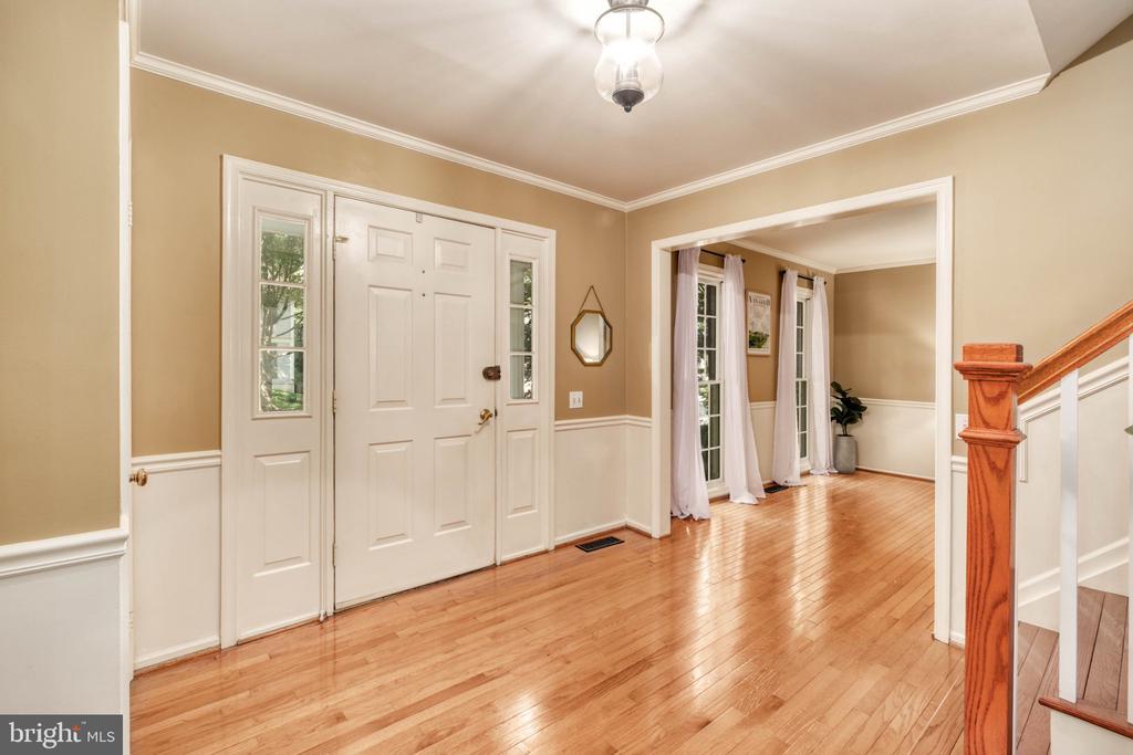 10838 BURR OAK WAY