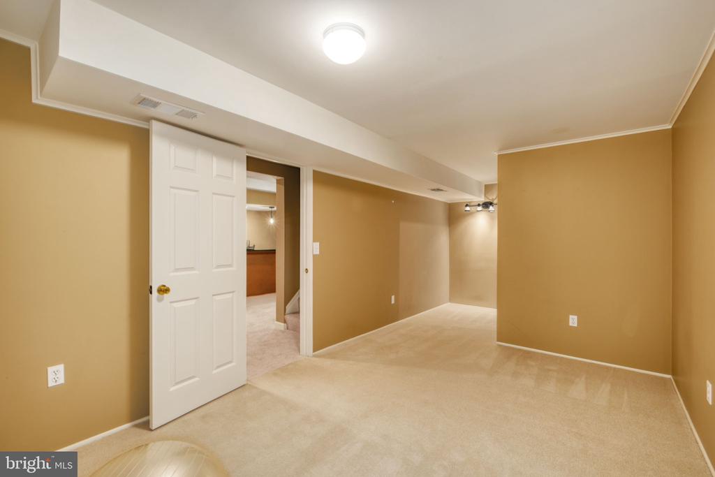 10838 BURR OAK WAY