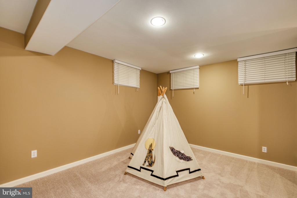 10838 BURR OAK WAY