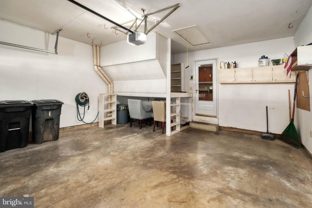 10838 BURR OAK WAY