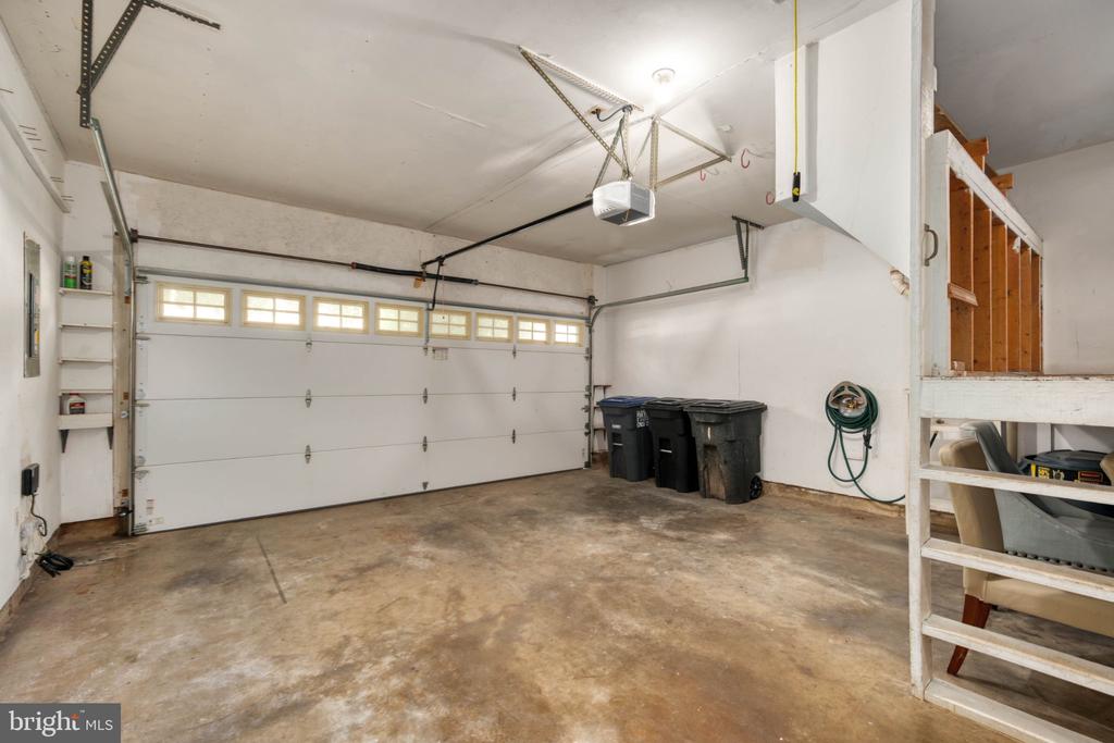10838 BURR OAK WAY