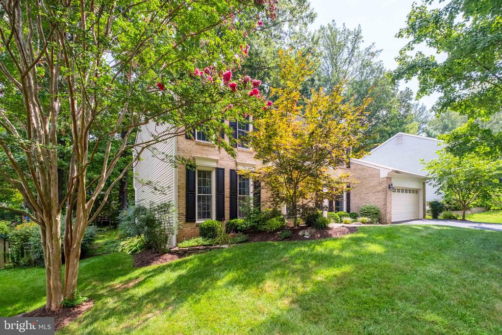 10838 BURR OAK WAY