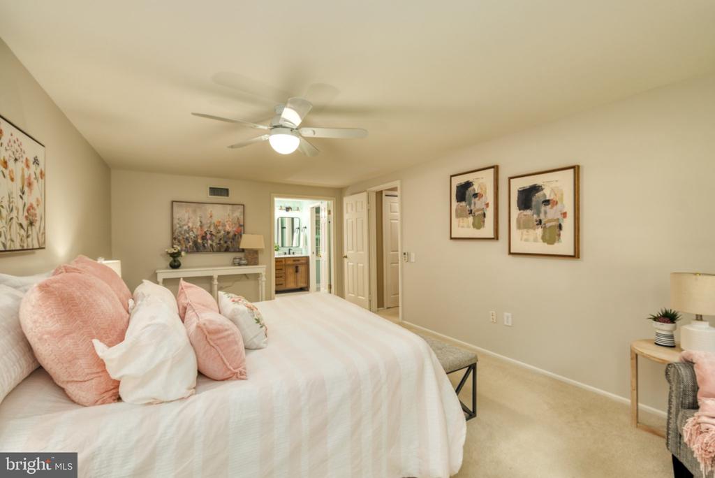 10838 BURR OAK WAY