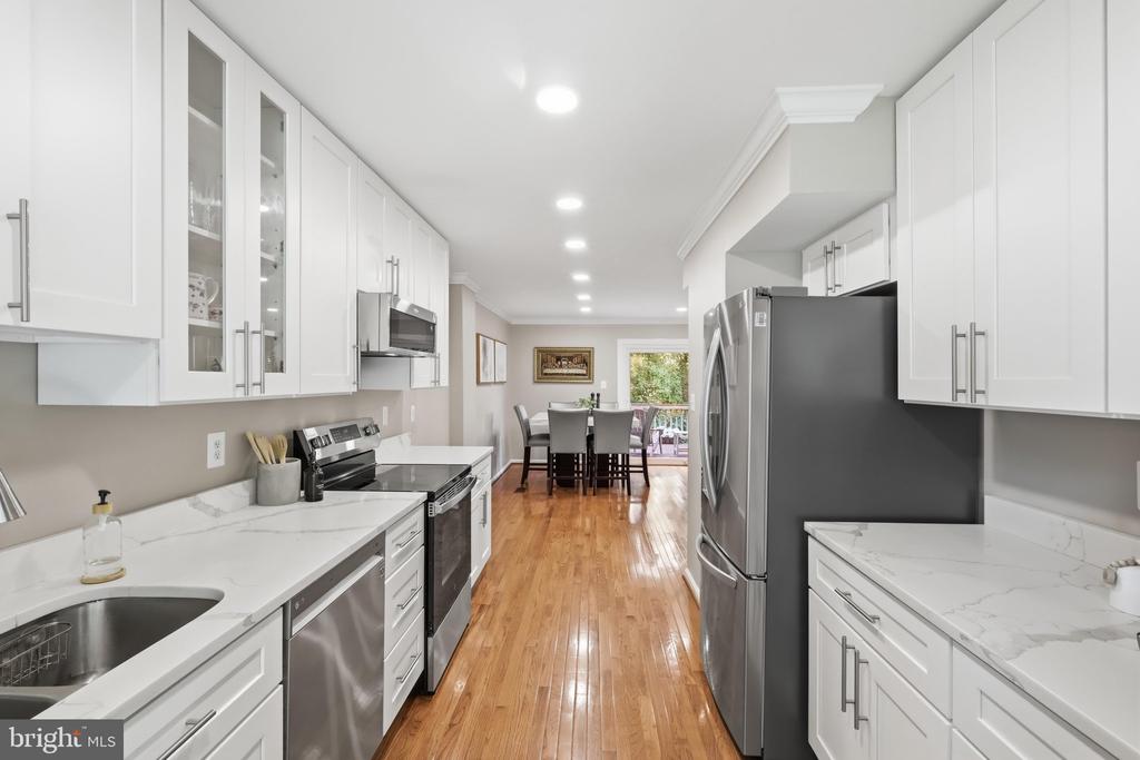 5415 LONG BOAT COURT
