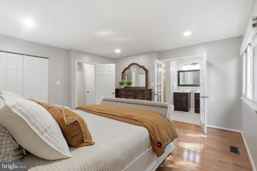 5415 LONG BOAT COURT
