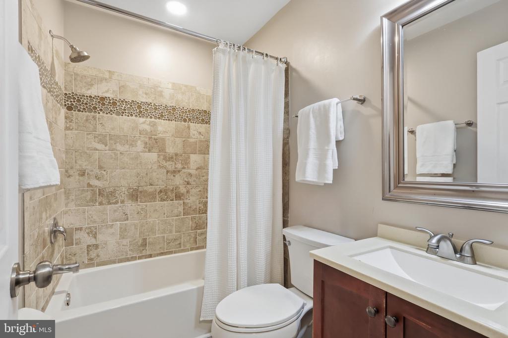 5415 LONG BOAT COURT