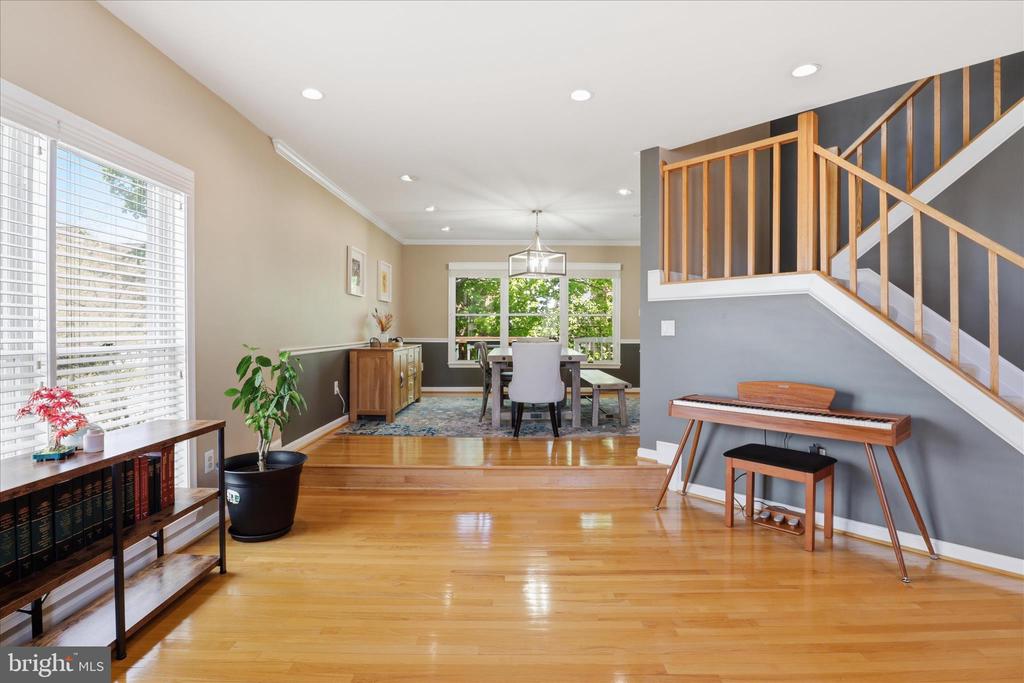3424 SILVER MAPLE PLACE