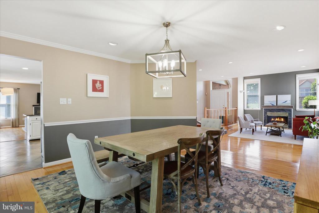 3424 SILVER MAPLE PLACE