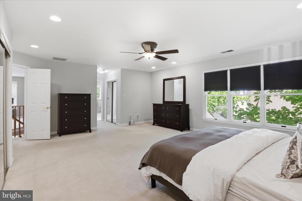 3424 SILVER MAPLE PLACE