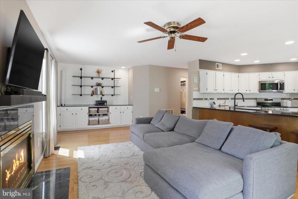 3424 SILVER MAPLE PLACE