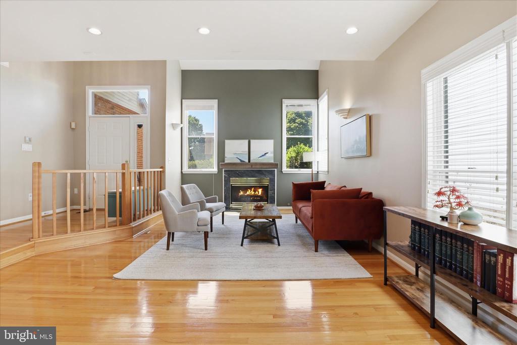 3424 SILVER MAPLE PLACE