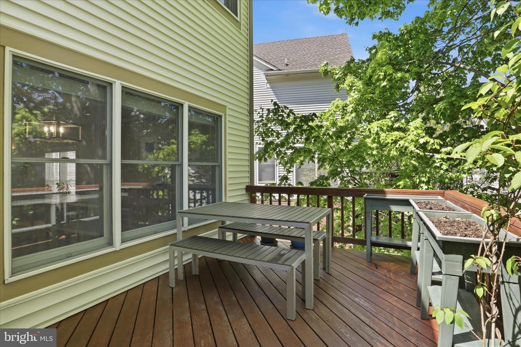 3424 SILVER MAPLE PLACE