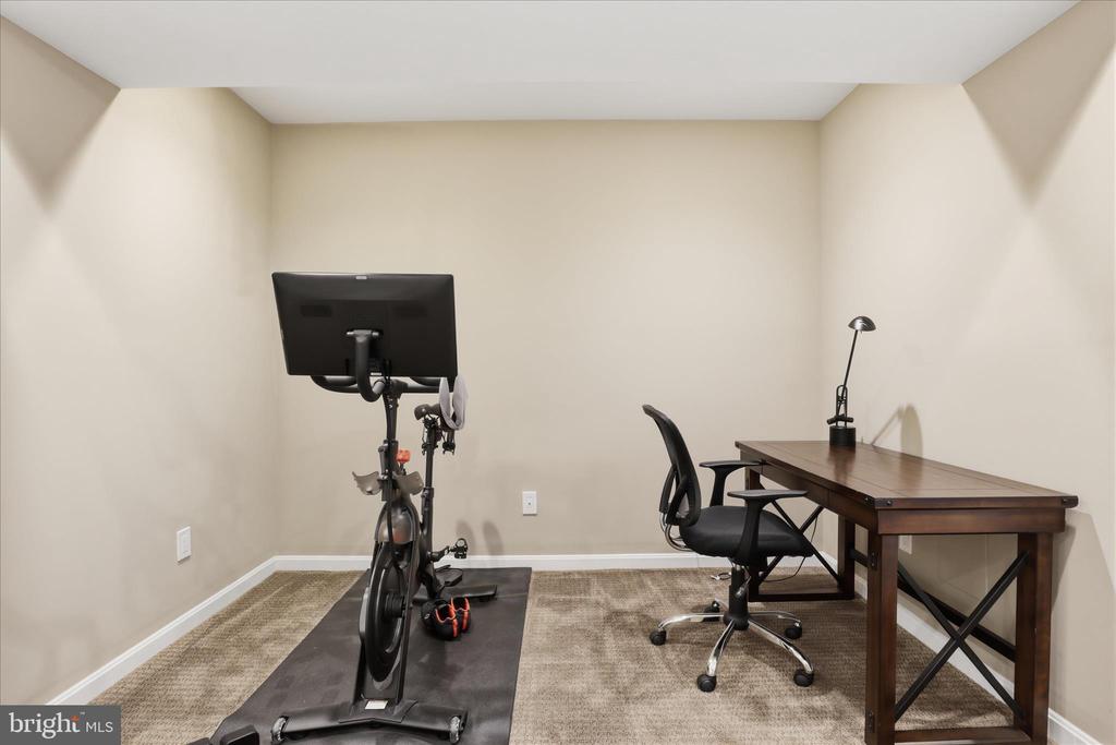 3424 SILVER MAPLE PLACE