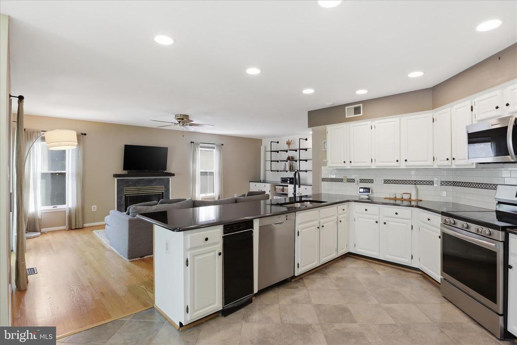 3424 SILVER MAPLE PLACE