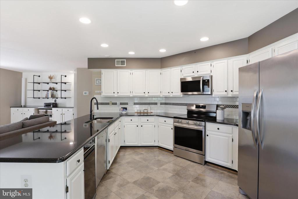 3424 SILVER MAPLE PLACE