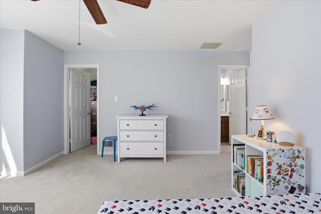 3424 SILVER MAPLE PLACE