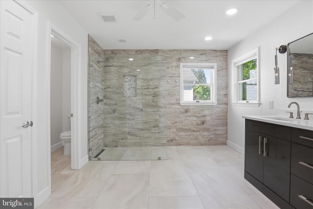 3424 SILVER MAPLE PLACE