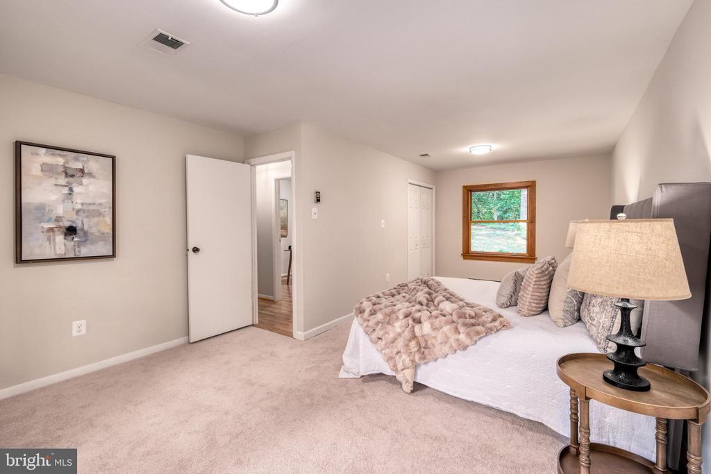 10924 RAVENWOOD DRIVE