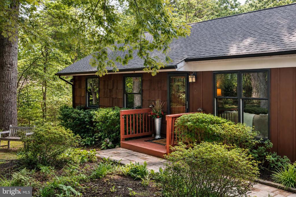 10924 RAVENWOOD DRIVE