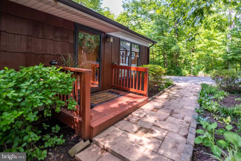 10924 RAVENWOOD DRIVE