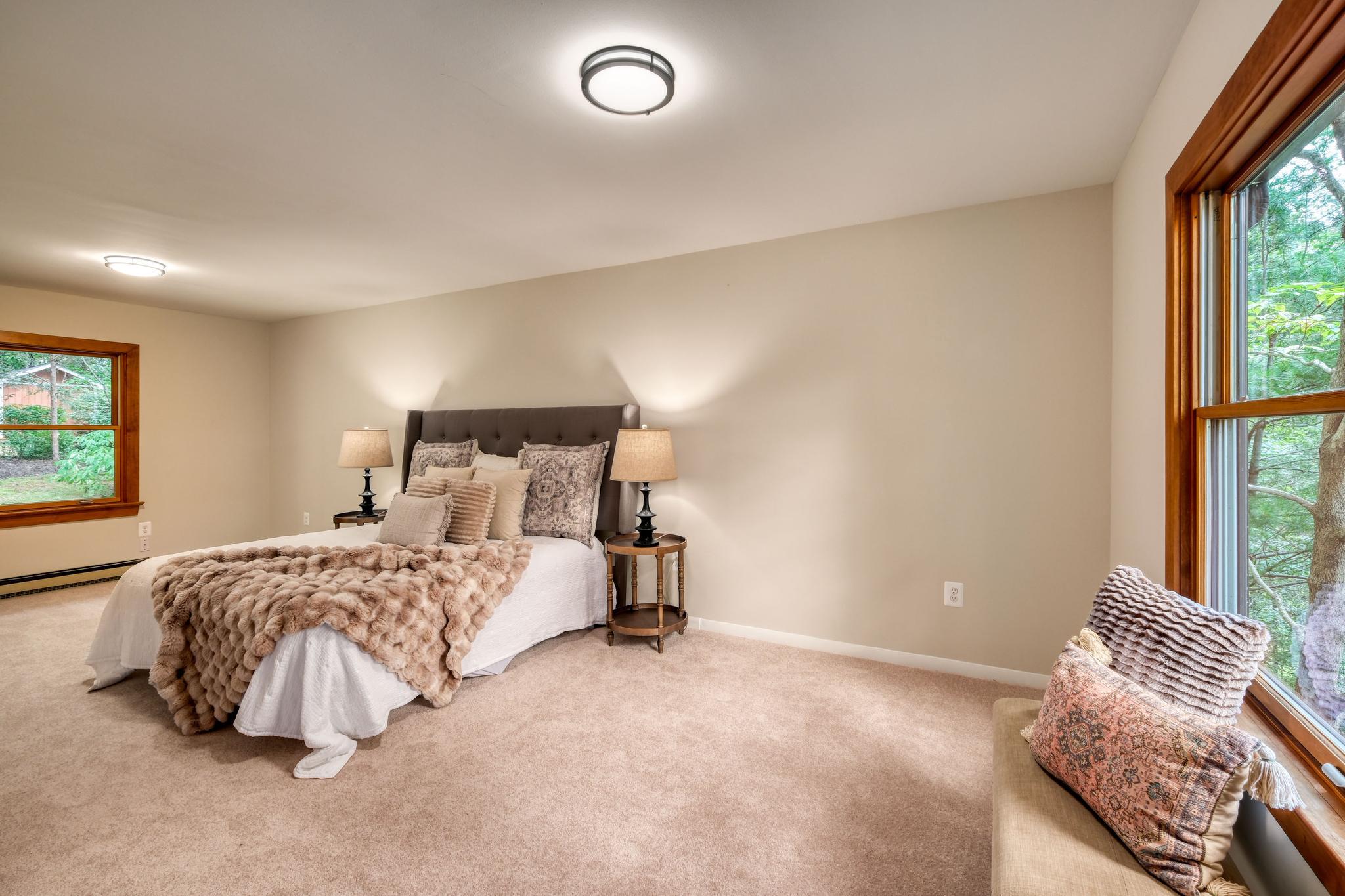 10924 RAVENWOOD DRIVE