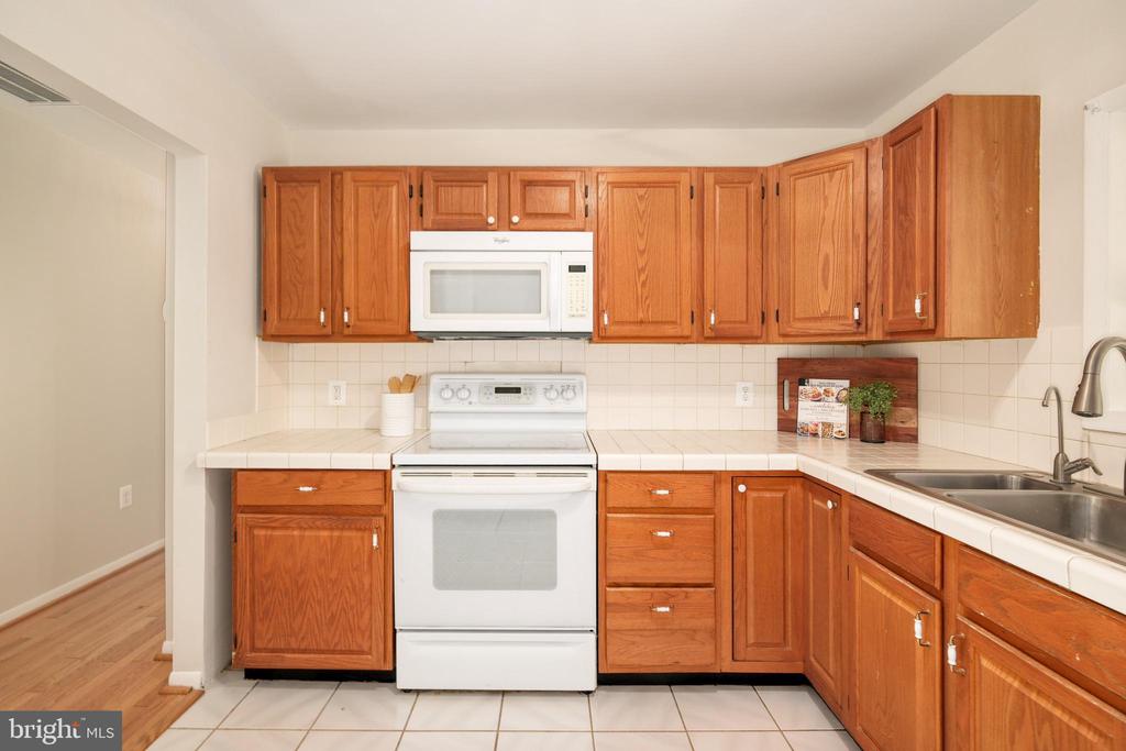10924 RAVENWOOD DRIVE