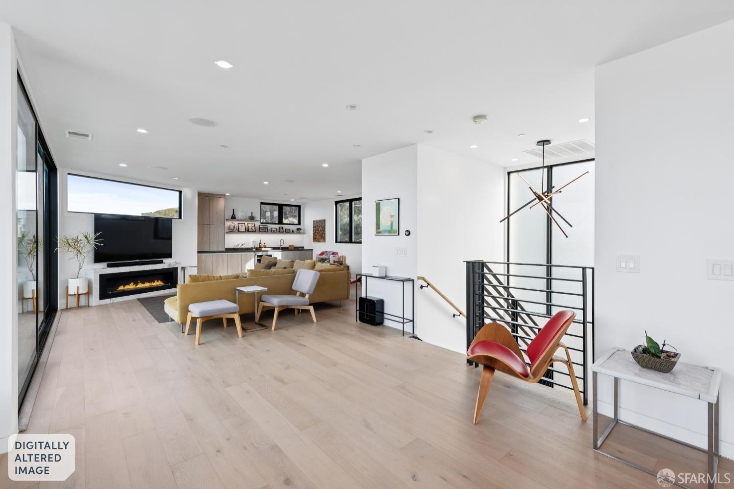 295 Coso Avenue