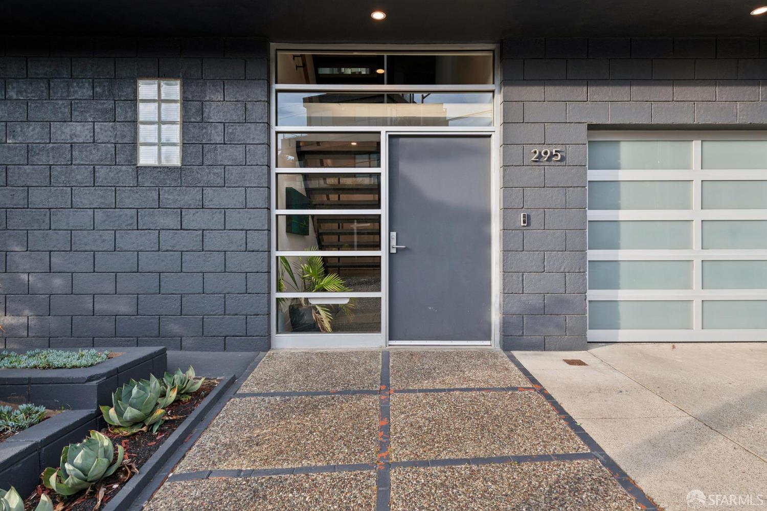 295 Coso Avenue
