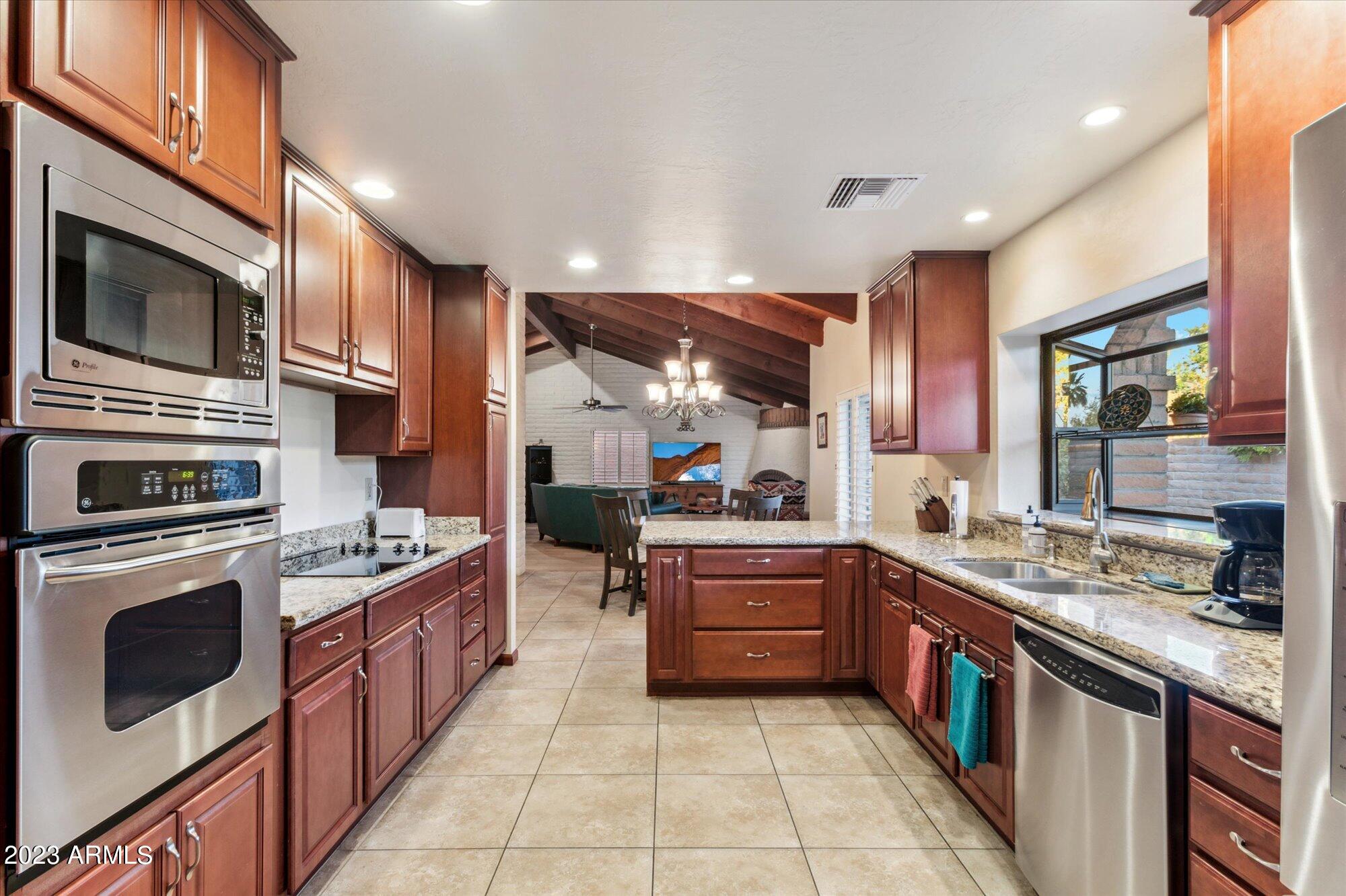 31 W ROYAL PALM Road