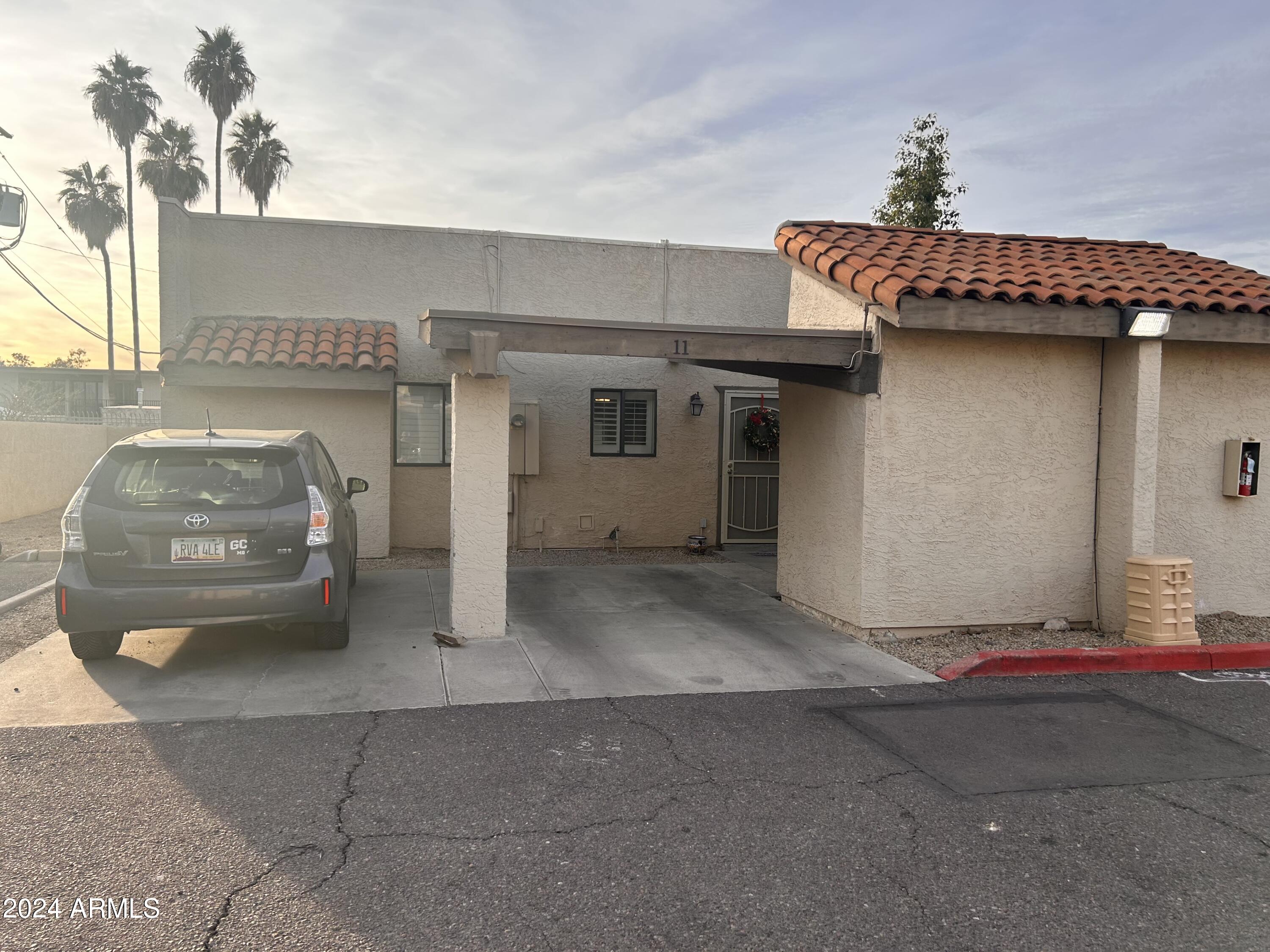 2409 W CAMPBELL Avenue, 11