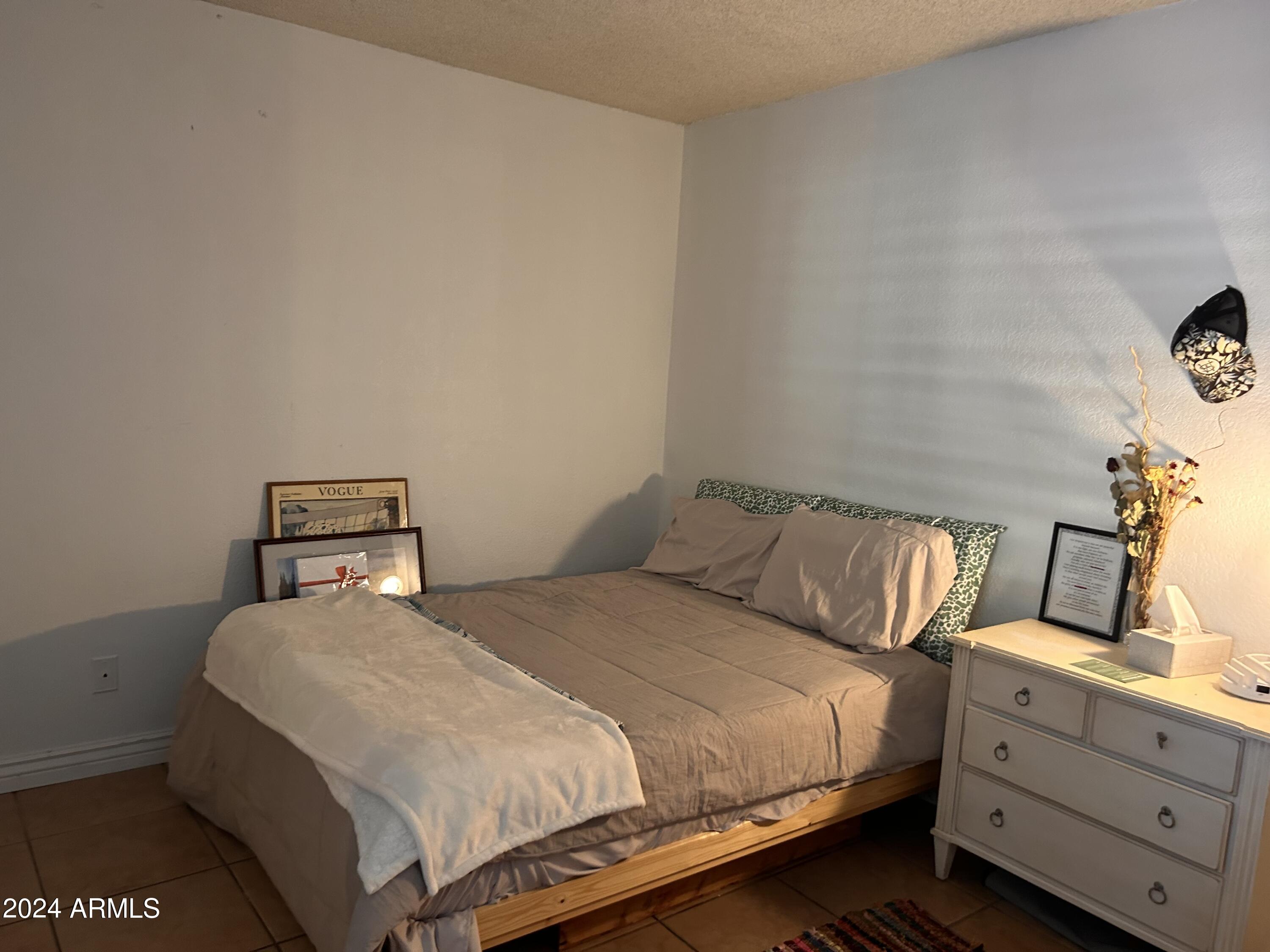 2409 W CAMPBELL Avenue, 11