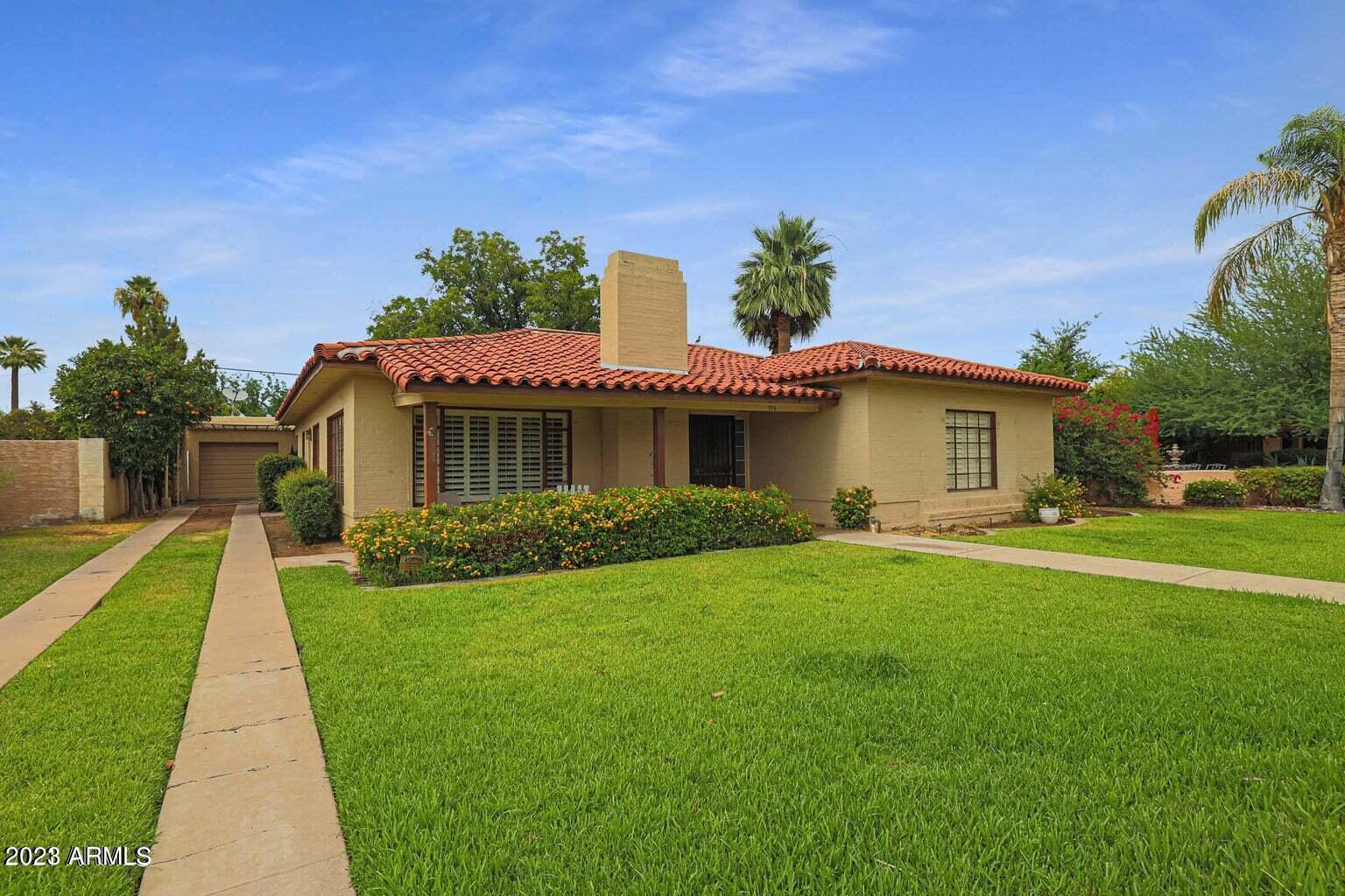 722 W ENCANTO Boulevard