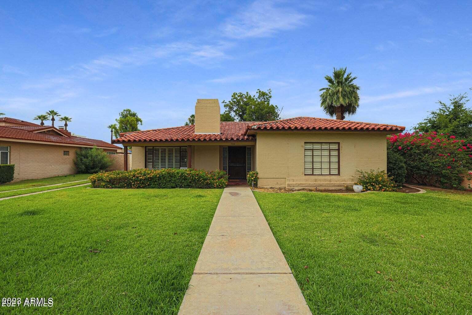 722 W ENCANTO Boulevard